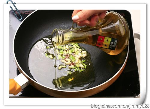 肉丁炒蟹味菇的做法