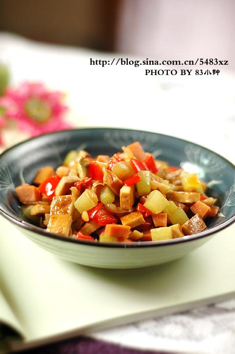 莴苣香干丁的做法