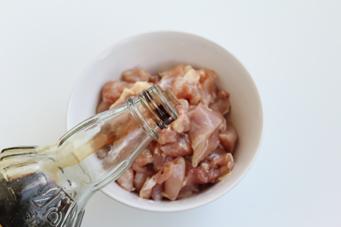 核桃鸡丁的做法