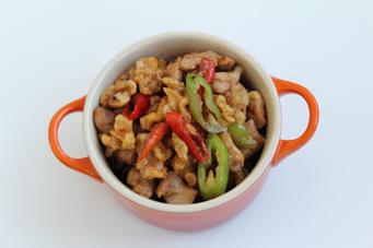 核桃鸡丁的做法