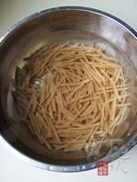 黄豆炒咸菜的做法