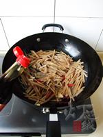 黄豆炒咸菜的做法