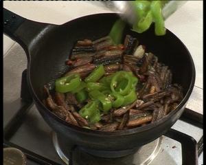 虎皮椒鳝鱼和炸菇盒的做法