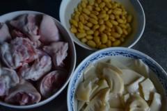 猪蹄笋夫豆的做法