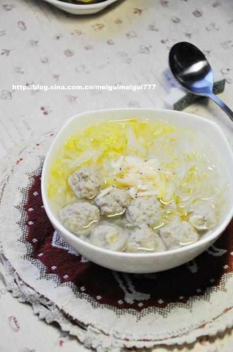 白菜粉丝汆丸子的做法