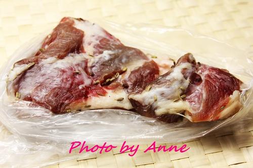 烟薰咸猪肘配牛油香饭的做法