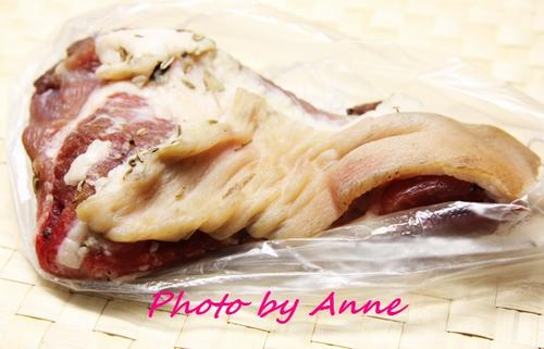 烟薰咸猪肘配牛油香饭的做法