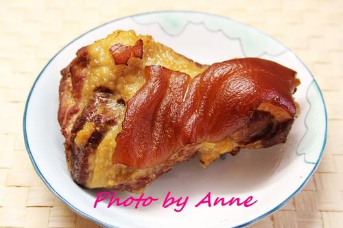 烟薰咸猪肘配牛油香饭的做法