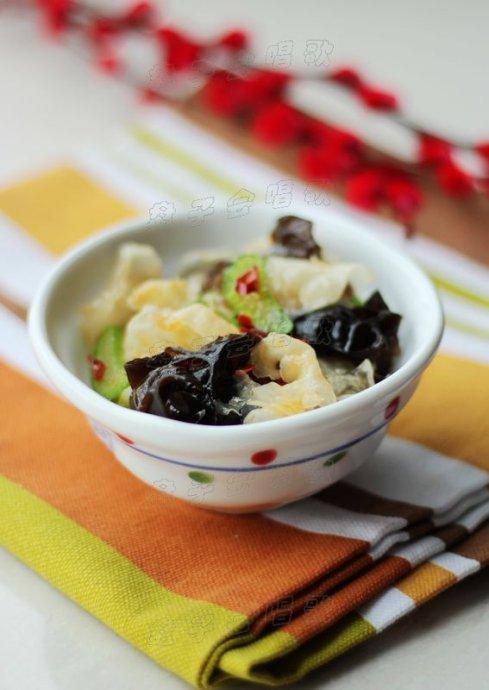 凉拌黑白木耳的做法