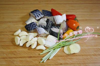 大蒜炖鱼的做法