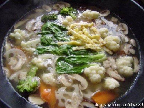 时蔬蛋皮汤的做法