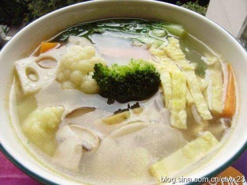 时蔬蛋皮汤的做法