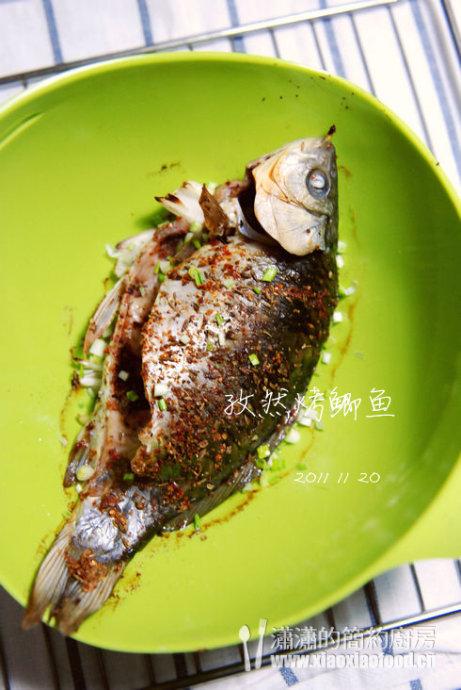 孜然烤鲫鱼的做法