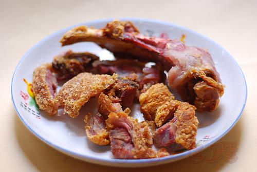 杏鲍菇炆德国咸猪手的做法