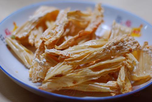 杏鲍菇炆德国咸猪手的做法