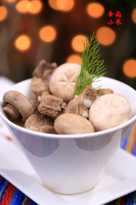 白蘑菇排骨汤的做法