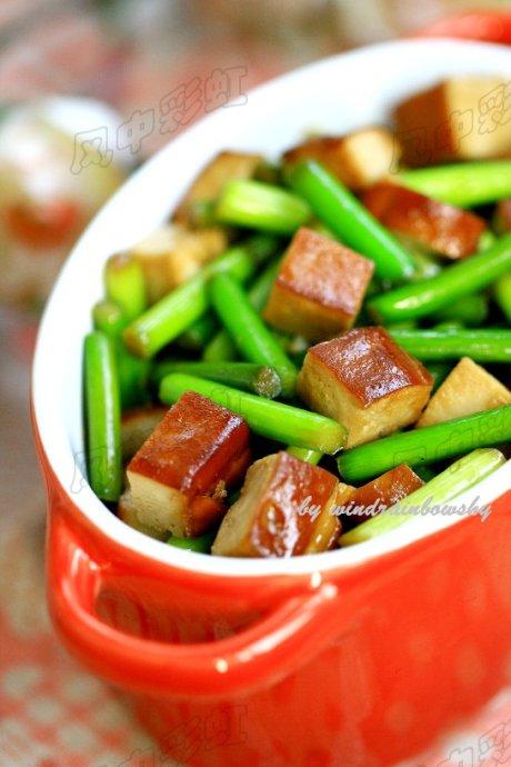 熏干蒜苗的做法