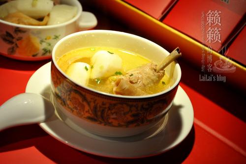 墨鱼煨鸡汤的做法