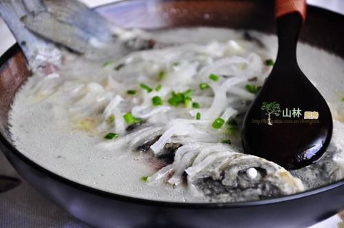 鲫鱼萝卜丝汤的做法