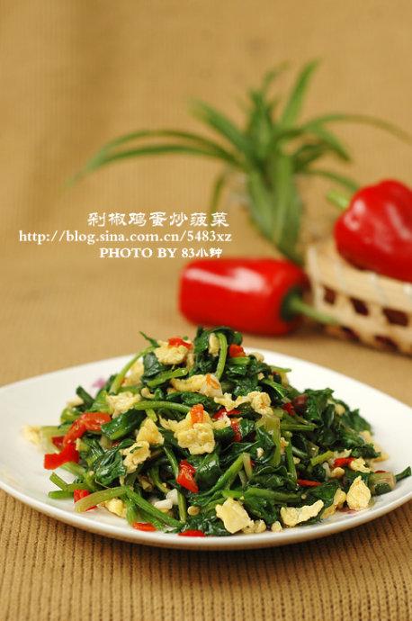 剁椒鸡蛋炒菠菜的做法
