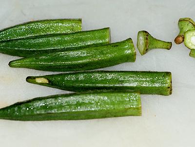 百合菠萝炒秋葵的做法