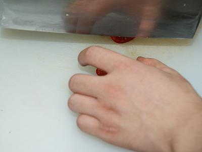 百合菠萝炒秋葵的做法