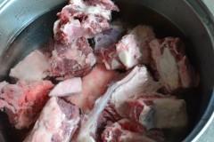 牛肋排烧土豆的做法