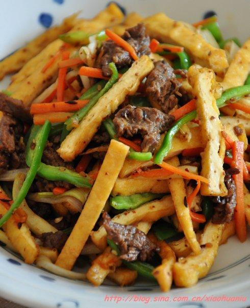 干锅牛肉炒油豆腐的做法