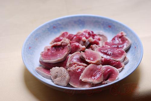 头抽蒸猪舌头的做法