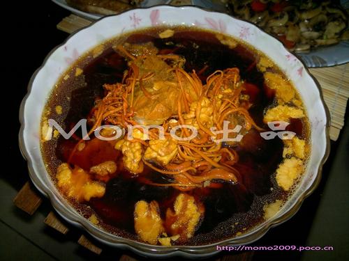 虫草花核桃猪骨汤的做法