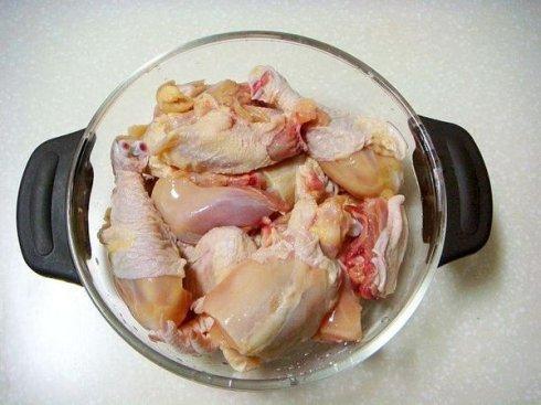 淮山枸杞蒸鸡的做法