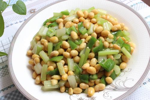 黄豆炒香芹的做法