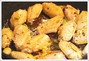 香辣豆干烧鸡翅的做法