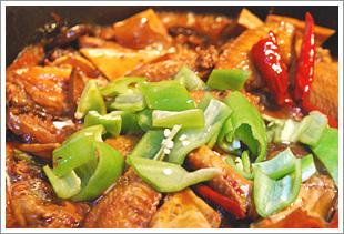 香辣豆干烧鸡翅的做法