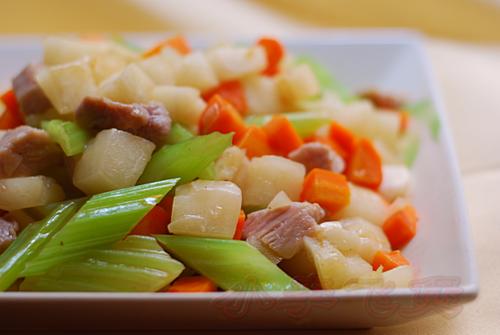 沙葛炒肉丁的做法