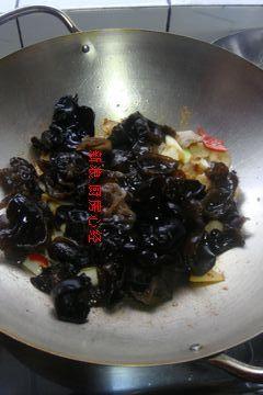 小炒木耳的做法