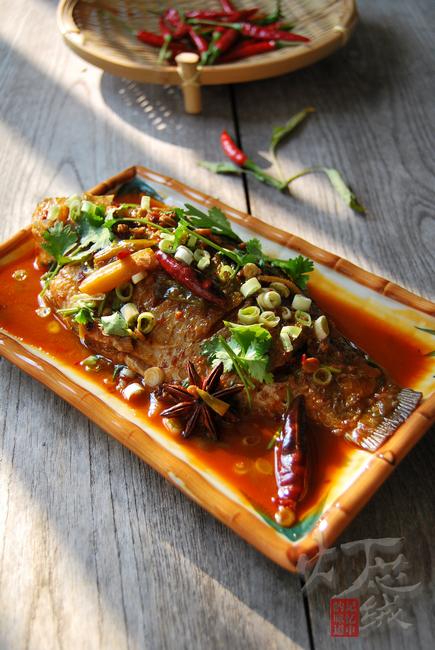 酱焖鲫鱼的做法