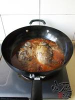 酱焖鲫鱼的做法