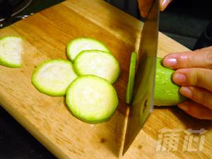 玉米猪肉丸的做法