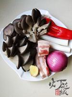 平菇炒肉的做法