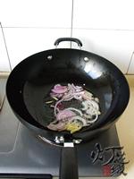 平菇炒肉的做法