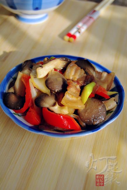 平菇炒肉的做法
