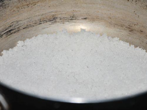 盐焗鹌鹑蛋的做法