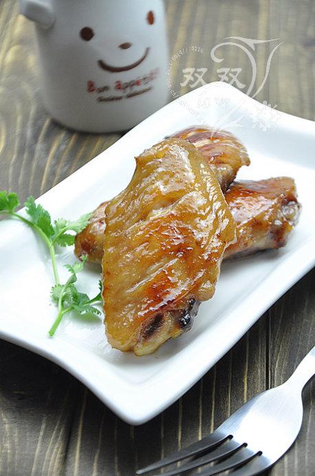 平底锅梨汁鸡翅的做法