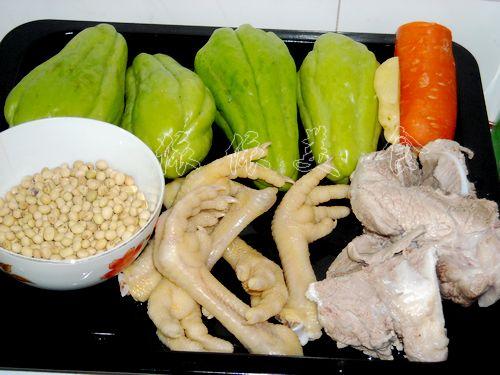 佛手瓜黄豆鸡脚汤的做法