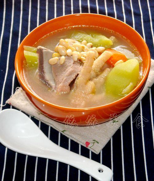 佛手瓜黄豆鸡脚汤的做法