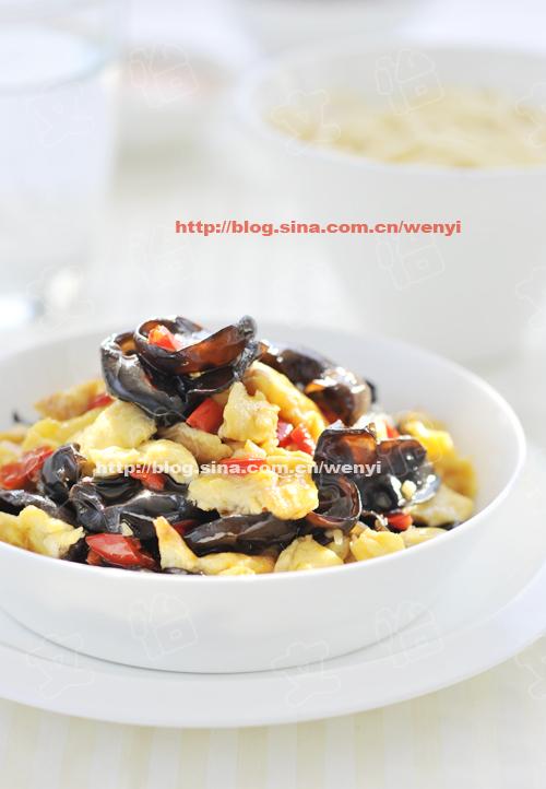 剁椒木耳炒鸡蛋的做法