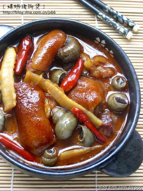 螺蛳猪脚煲的做法
