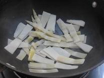 螺蛳猪脚煲的做法