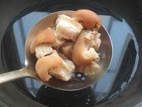 螺蛳猪脚煲的做法